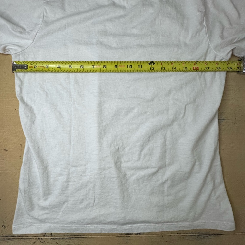 Izod Heart Graphic Tee - Picture 6 of 7